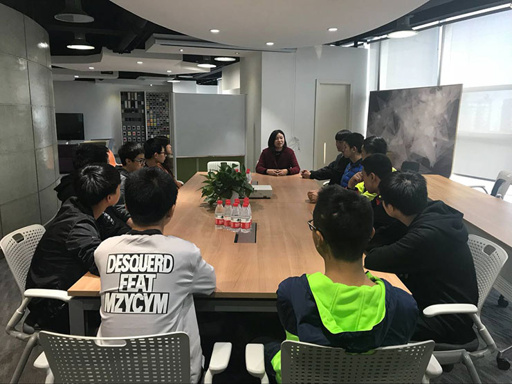 <b>四川新華學(xué)子名企行：走進(jìn)四通瑞坤有限公司</b>