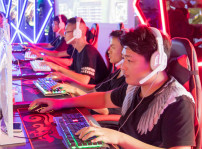 <b>四川新華電競專業(yè)正式開館 英雄聯(lián)盟聯(lián)誼賽奏響最強音</b>