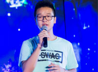 <b>展新華學(xué)子風(fēng)采.逐新華夢想四川新華T臺秀拉開帷幕</b>