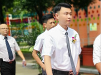 <b>榮耀新華-四川新華杰出校友黃鵬榮獲榜樣先鋒獎</b>