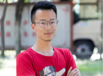 <b>不安現(xiàn)狀，社會闖蕩十年，選擇新華重新出發(fā)</b>