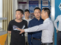 <b>堅(jiān)定信念跟黨走  脫貧致富奔小康</b>