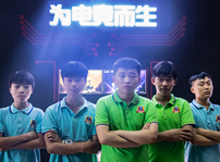 <b>【電競(jìng)少年·C位出道】：新華行走中的冠軍</b>