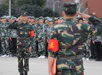 <b>退伍季來臨，退伍軍人不用愁！用技能武裝續(xù)寫軍人不凡！</b>