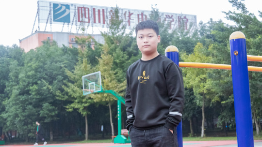 <b>選擇新華，遇見更優(yōu)秀的自己</b>