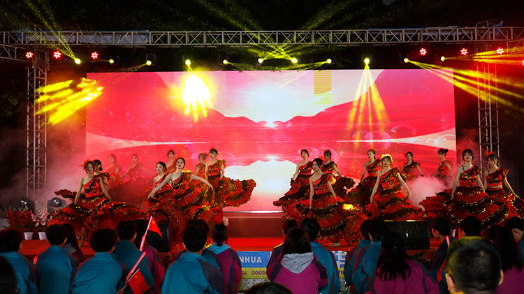 四川新華“慶中秋·祝國(guó)慶·迎新生”大型文藝晚會(huì)