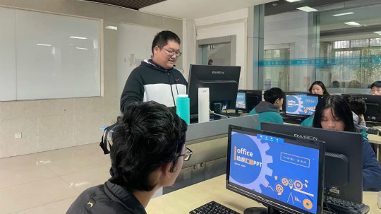 <b>四川新華2020年階段結課答辯進行中！</b>