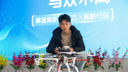 <b>轉(zhuǎn)校再擇校讓夢(mèng)想在新華重新起飛</b>