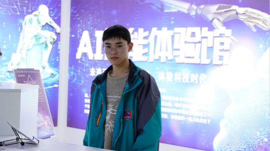 <b>職高轉(zhuǎn)校來(lái)新華，智行天下 技贏未來(lái)！</b>