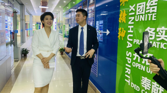 <b>四川新華電腦學(xué)院雙選會現(xiàn)場，人才爭奪戰(zhàn)正式打響！</b>