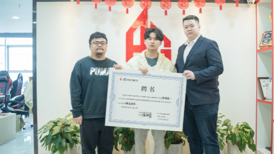 <b>重磅！四川新華又一少年簽約國內(nèi)頂級AG俱樂部！</b>