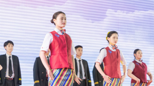 <b>新華 《有志、有智、有質(zhì)》青年</b>