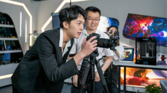 <b>盧東旭粉絲見面會，新華影視動漫推薦官答疑時間到！</b>