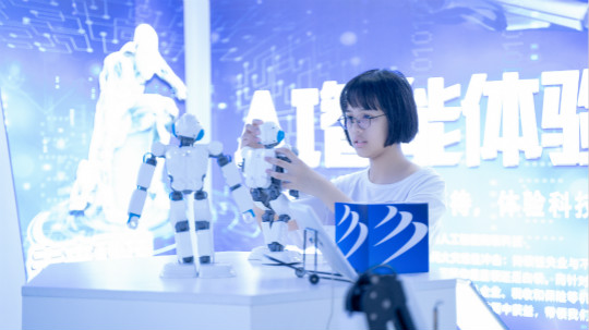 <b>解康馨伊：珍惜每一天的學(xué)習(xí)時(shí)光，靜心沉淀！</b>