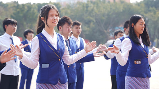 <b>國防風(fēng)采！新華國防少年不怕練！</b>