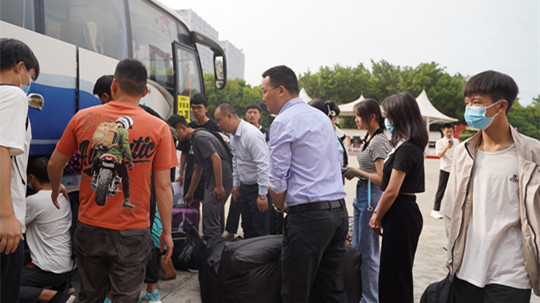 <b>新職教新未來|新華京東社會實踐歡送會</b>