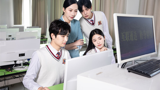 <b>共克時艱，新華網(wǎng)課也精彩</b>