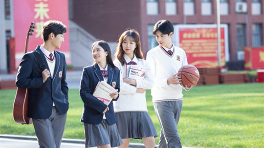 <b>開學(xué)半個多月還能轉(zhuǎn)學(xué)嗎？想轉(zhuǎn)學(xué)到哪個學(xué)校好？</b>