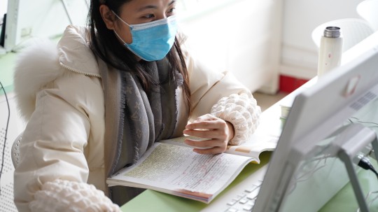 <b>細(xì)磨琢新玉 時艱展風(fēng)采</b>