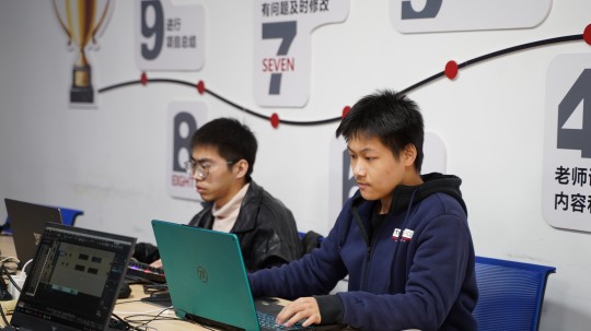 <b>優(yōu)秀學(xué)子|重返母校，再拾夢想</b>