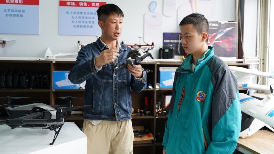 <b>新華新起點，打工人重返校園是一種什么樣的體驗？</b>