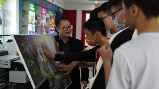 <b>成都新華高級技工學(xué)校330職教周咨詢周如火如荼進(jìn)行中......</b>