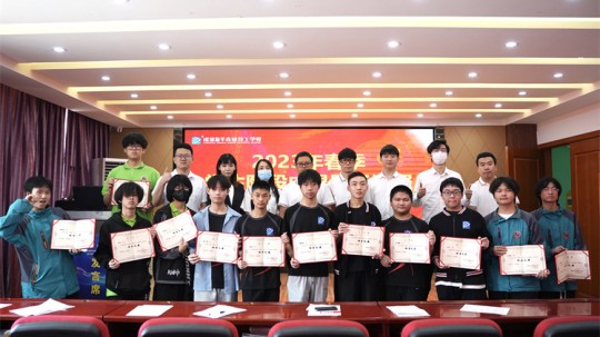 <b>凝心聚力，收獲碩果|成都新華畢業(yè)階段答辯圓滿禮成</b>