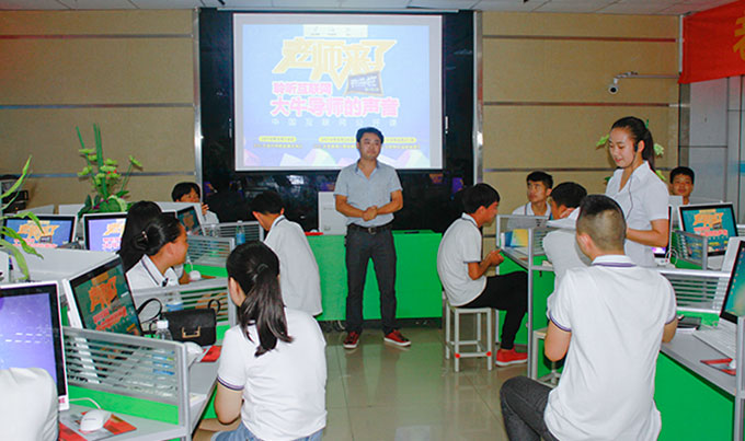 老師來了，行業(yè)大咖講述關(guān)于設(shè)計(jì)師的那些事