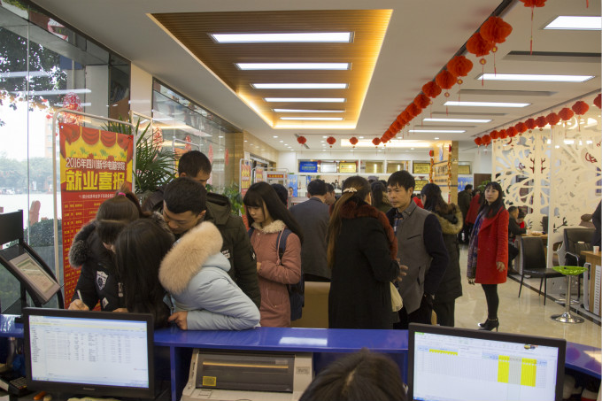 新年新氣象，新生報(bào)名場面火爆