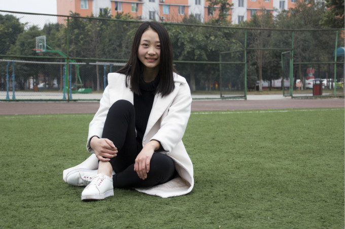 這對姐妹花，相約著一起來新華