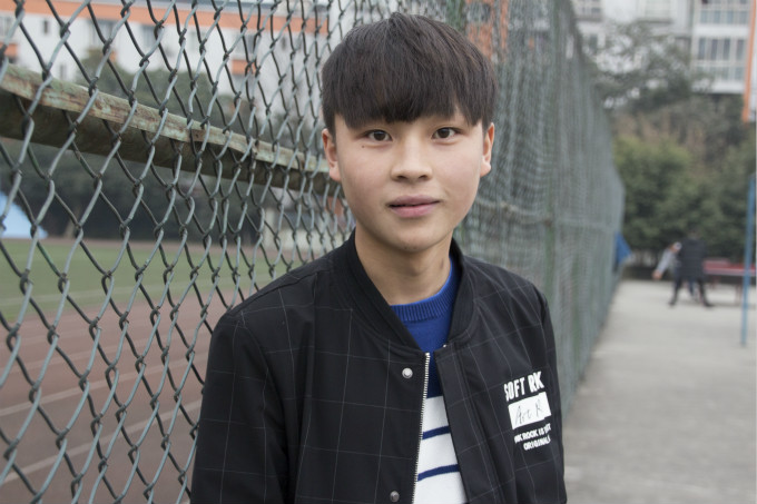 羨慕哥哥的高薪，追隨著哥哥的腳步學IT