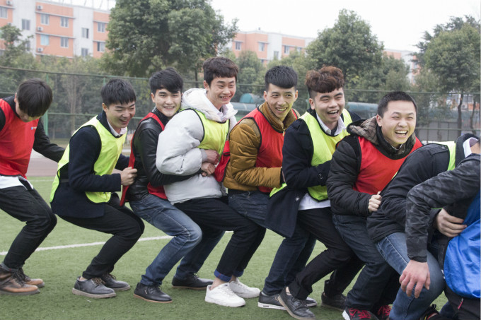 在拓展中相互認識，在拓展中展現(xiàn)自我