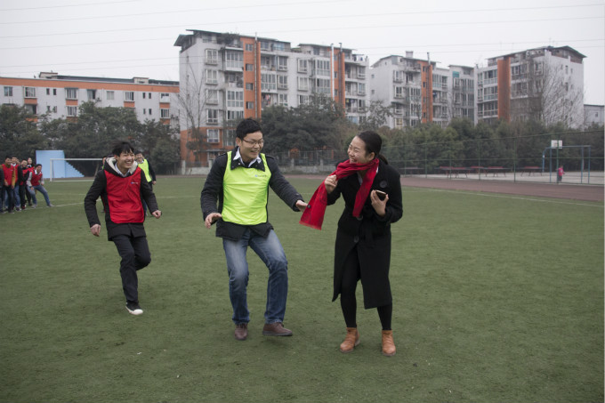 在拓展中相互認識，在拓展中展現(xiàn)自我