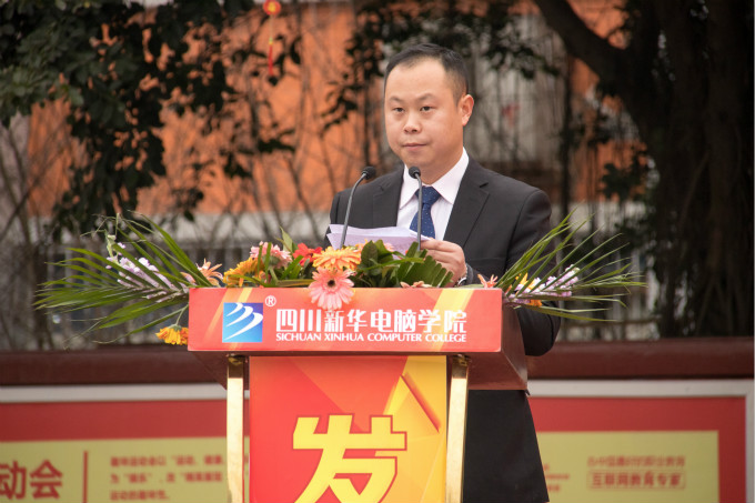 軍訓(xùn)會(huì)操表演，青春與奮進(jìn)的完美結(jié)合！