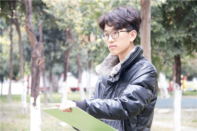 長得帥氣是優(yōu)勢，活得帥氣才是本事