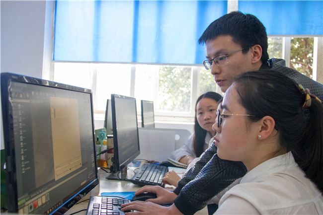 企業(yè)項(xiàng)目實(shí)訓(xùn)，VR技術(shù)大咖空降課堂