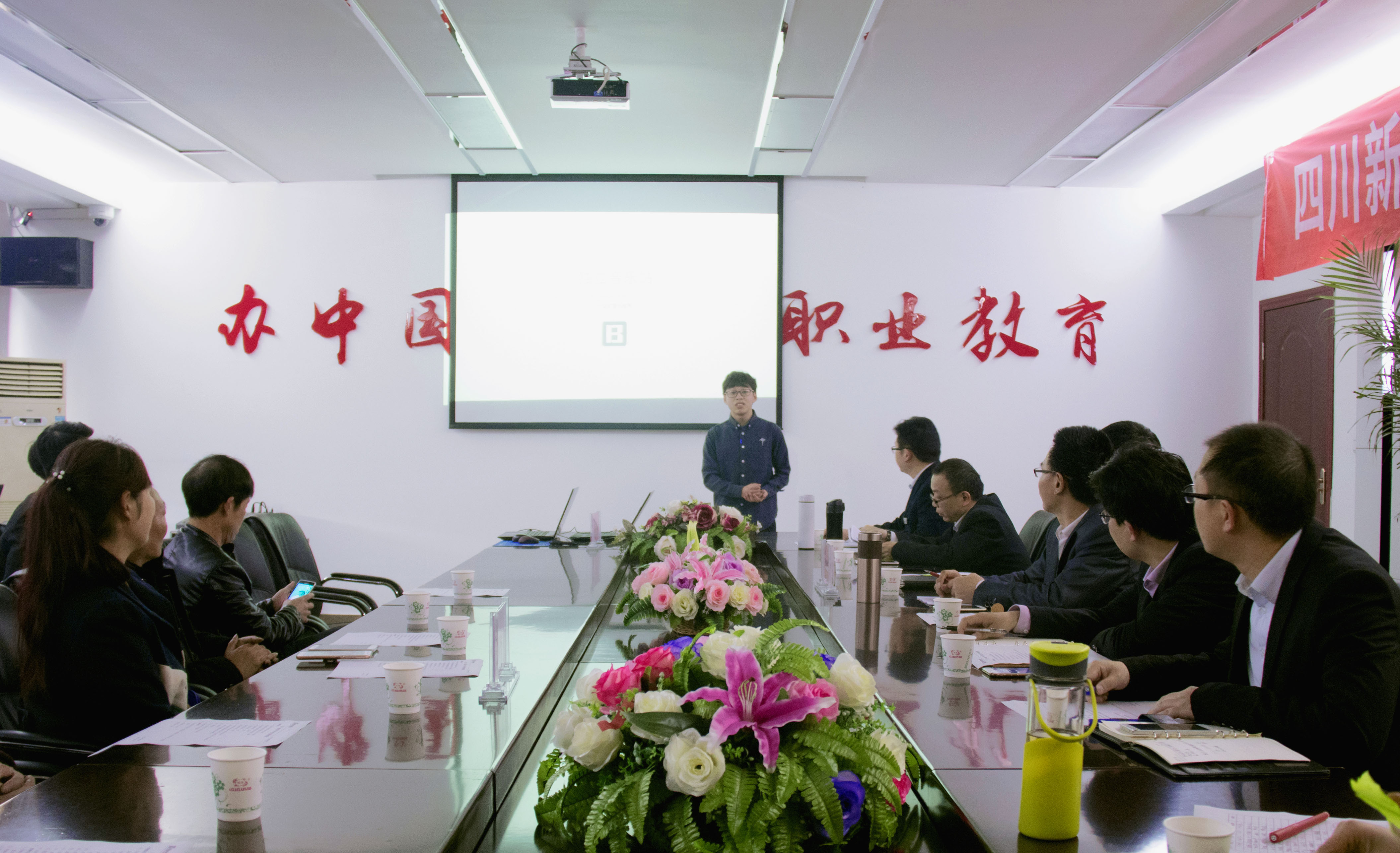 幸福就是，畢業(yè)答辯時有父母的見證