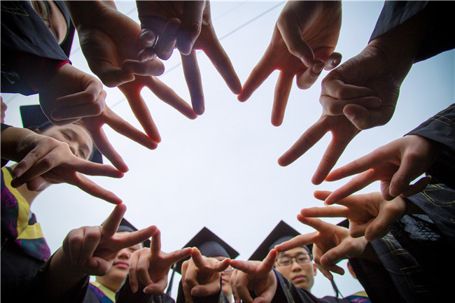 畢業(yè)了：感恩母校，放飛夢(mèng)想！