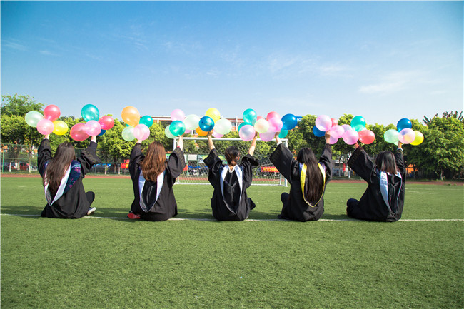 畢業(yè)了：感恩母校，放飛夢(mèng)想！