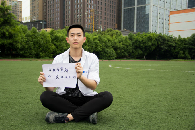 在母親節(jié)來臨之際，他們有些話想對母親說