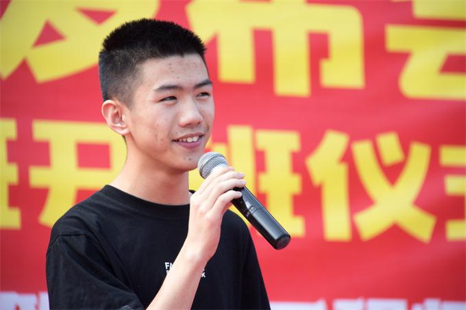 新華達(dá)人秀“十佳歌手”復(fù)賽全面啟動(dòng)