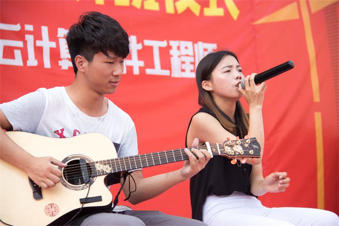 新華達(dá)人秀“十佳歌手”復(fù)賽全面啟動(dòng)