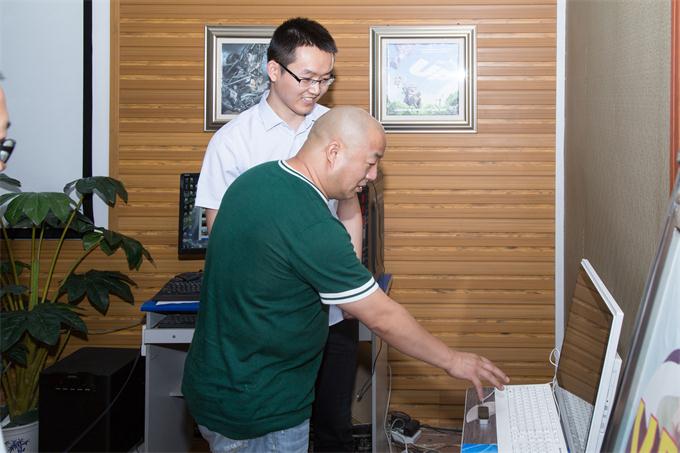 張德高告訴你：學(xué)電腦來新華，巴適得板！