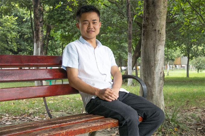 放棄高薪的工作，只為來(lái)新華學(xué)習(xí)軟件