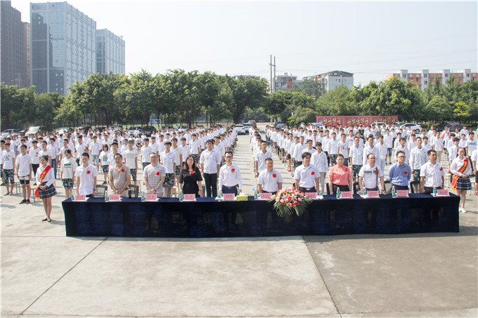 校企合作，玩轉(zhuǎn)新華學(xué)子職場(chǎng)未來(lái)