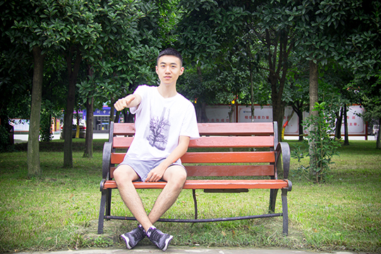 喜歡做軟件開發(fā)，來校學(xué)云計(jì)算專業(yè)