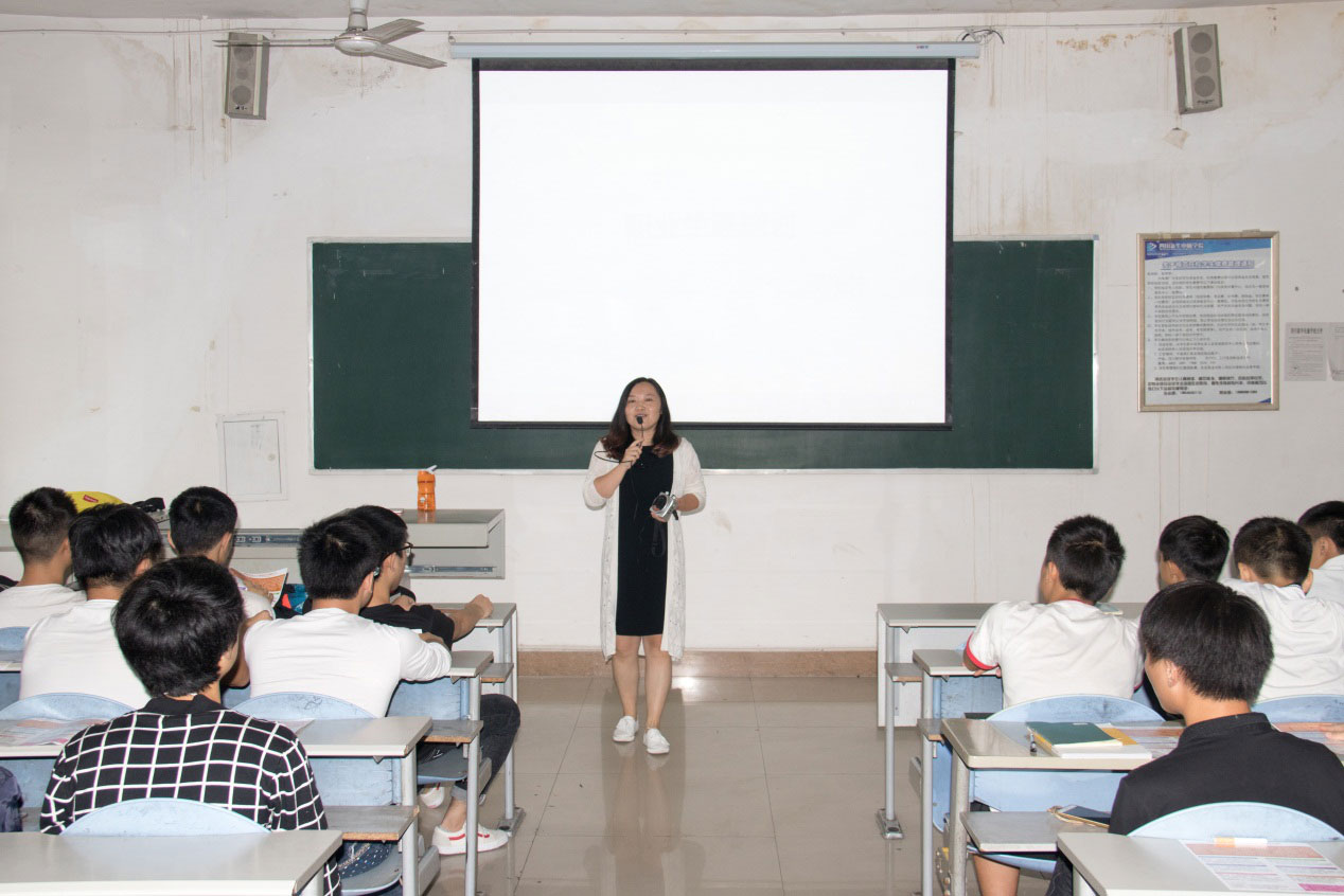 近距離接觸互聯(lián)網(wǎng)電商名企CEO、探索未來發(fā)展路