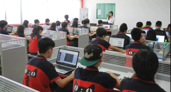 興教報(bào)國 匠心育人 新華互聯(lián)網(wǎng)科技再登央視！