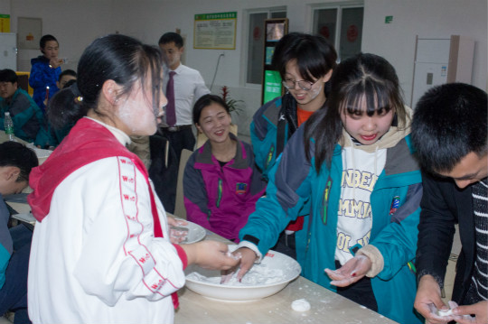 歡樂鬧元宵，四川新華玩出新花樣