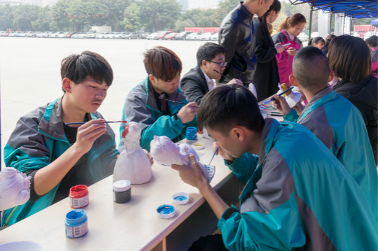 歡樂鬧元宵，四川新華玩出新花樣